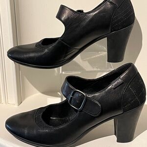Camper Black Leather Mary Jane Heels